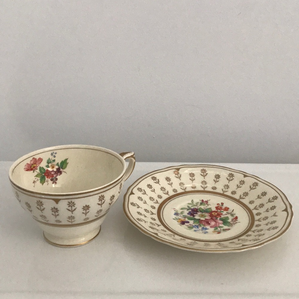 Vintage Grindley England Cream petal tea cup